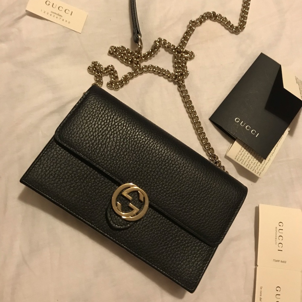 Authentic Gucci interlocking GG crossbody - Black